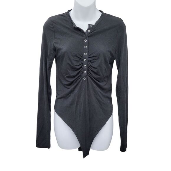 2/$20 Forever 21 Black Buttons Down Bodysuit Size: Large - Picture 1 of 7
